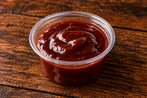 Sauce barbecue brillante sur table rustique Sos BBQ - 40g